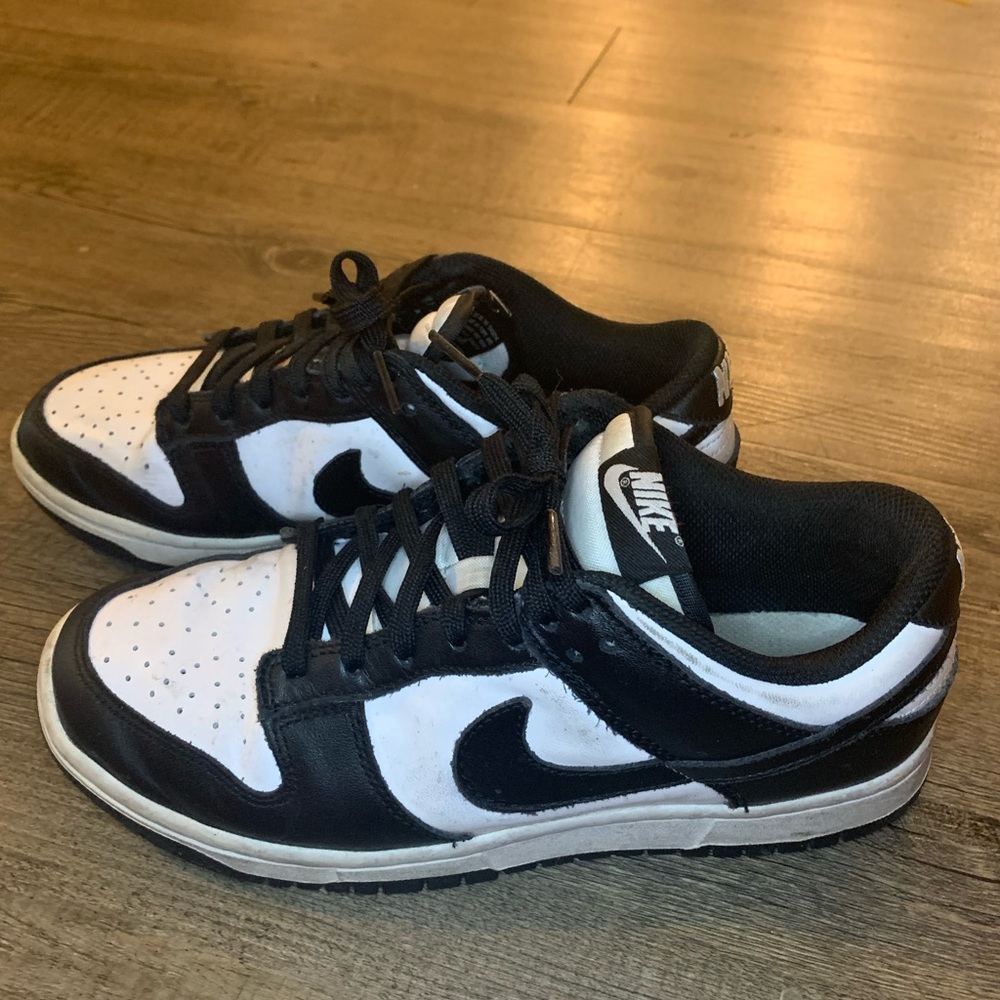 Panda Nike Dunk Low Women’s Size US 8